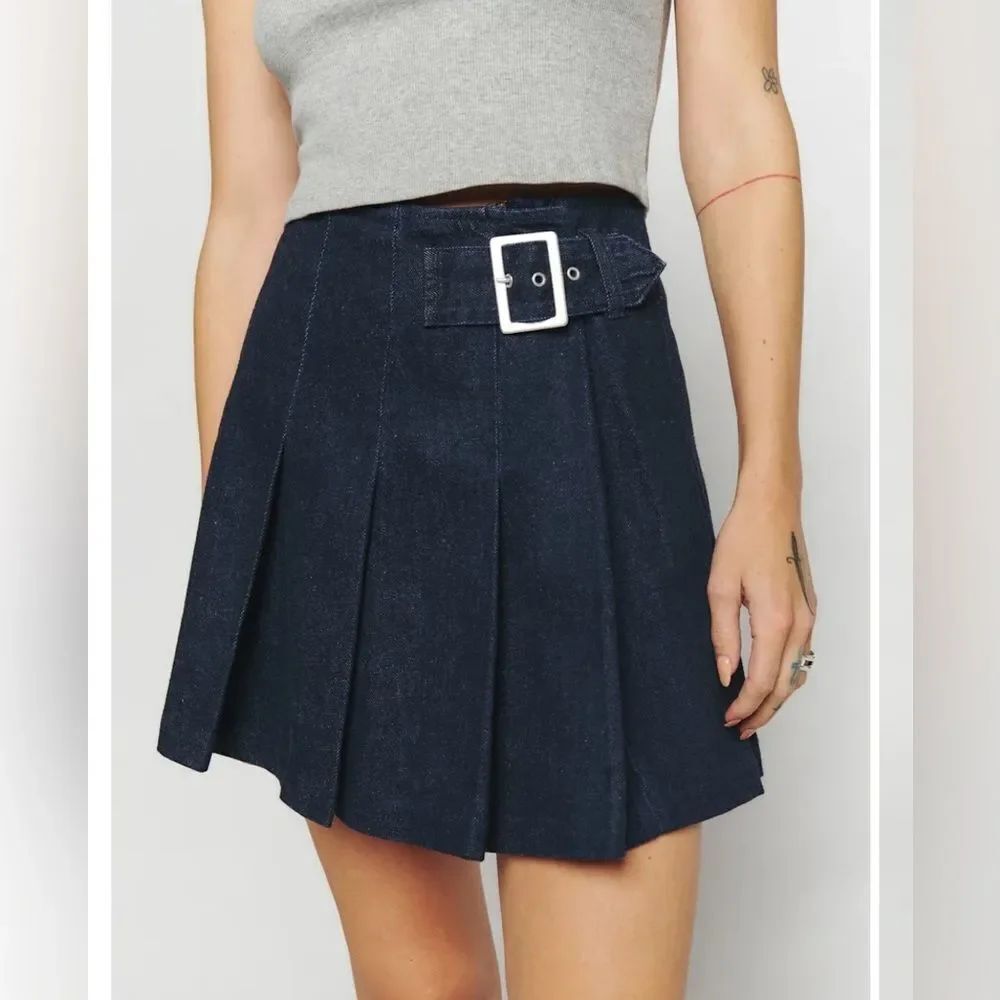 Reformation Billie Pleated Denim Mini Skirt Rinse Navy Blue Sz 26